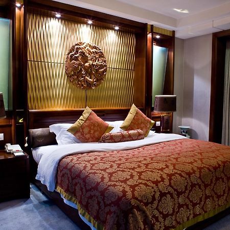 Hongyi Hotel Ухань Экстерьер фото