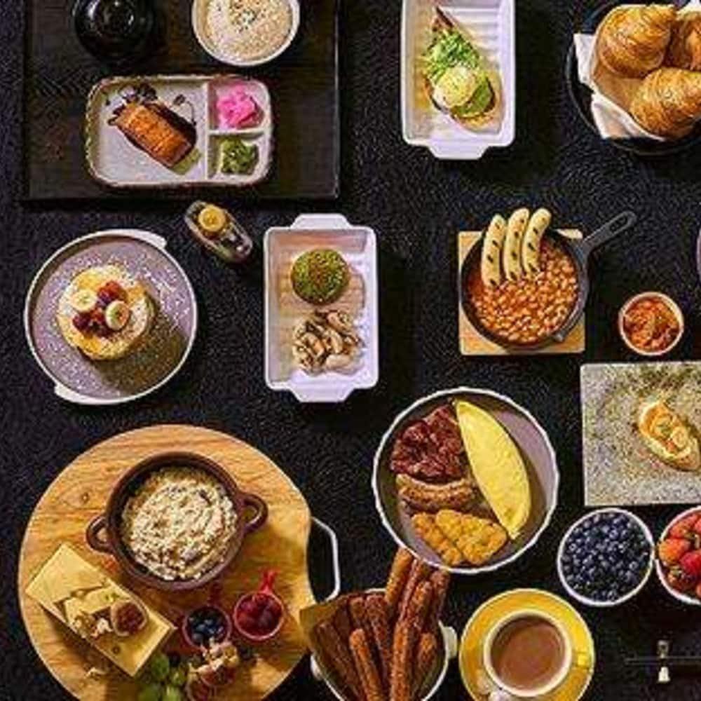 Hongyi Hotel Ухань Экстерьер фото
