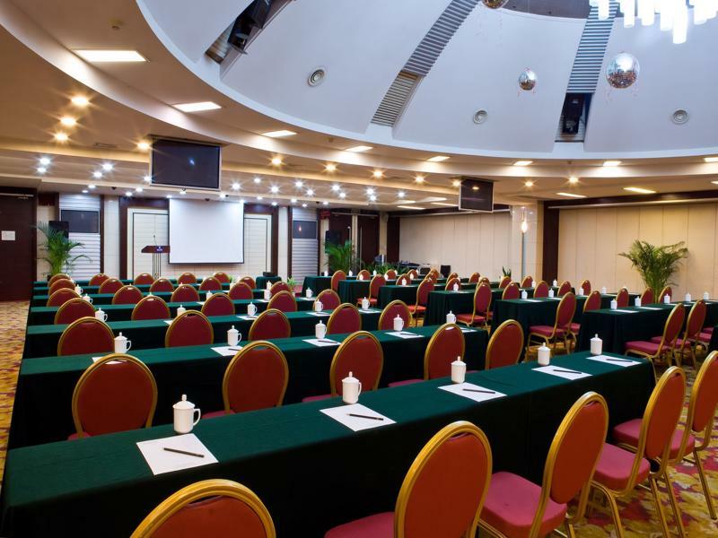 Hongyi Hotel Ухань Экстерьер фото